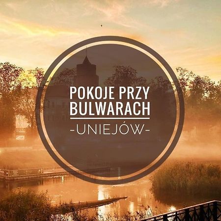 Pokoje Przy Bulwarach Apartamento Uniejow Exterior foto